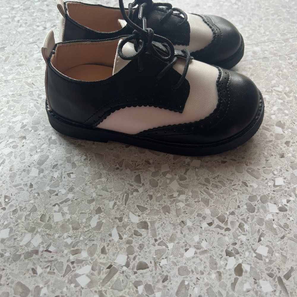 New mg baby shoes kids size (29) US 11